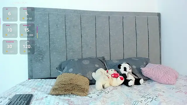 Snapshot of Reina_Mia1 chatting on 03/20/26, 12:28 Reina Mia1 online show from 03/20/26, 12:28