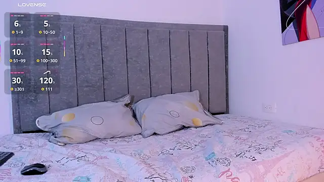 Snapshot of Reina_Mia1 chatting on 03/19/26, 12:16 Reina Mia1 online show from 03/19/26, 12:16