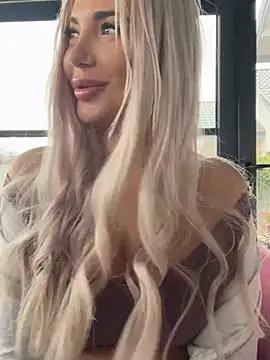 Snapshot of SnowyElsaa chatting on 03/28/26, 06:58 SnowyElsaa online show from 03/28/26, 06:58