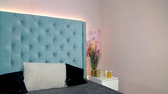 Snapshot of IowaSin chatting on 04/11/26, 01:15 IowaSin online show from 04/11/26, 01:15