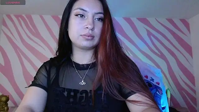 Snapshot of Scarlet_queen4 chatting on 03/27/26, 01:23 Scarlet queen4 online show from 03/27/26, 01:23