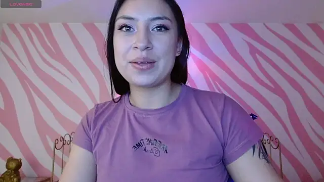 Snapshot of Scarlet_queen4 chatting on 04/08/26, 01:12 Scarlet queen4 online show from 04/08/26, 01:12