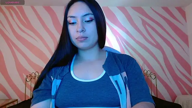 Snapshot of Scarlet_queen4 chatting on 03/31/26, 01:13 Scarlet queen4 online show from 03/31/26, 01:13