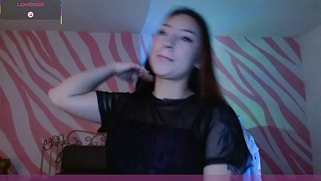 Snapshot of Scarlet_queen4 chatting on 04/14/26, 01:16 Scarlet queen4 online show from 04/14/26, 01:16