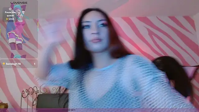 Snapshot of Scarlet_queen4 chatting on 04/11/26, 01:26 Scarlet queen4 online show from 04/11/26, 01:26