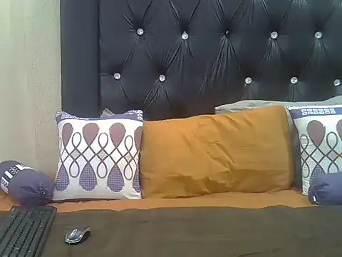 Snapshot of Blackberryxxx16 chatting on 04/14/26, 04:01 Blackberryxxx16 online show from 04/14/26, 04:01