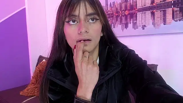 Sofy Durand online show from 04/07/26, 11:56