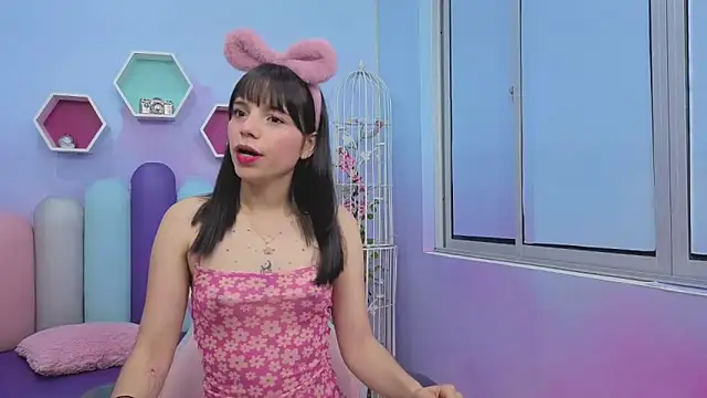 Isaa Skinny online show from 04/17/26, 03:31