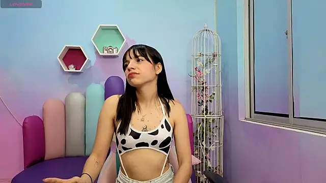 Isaa Skinny online show from 04/25/26, 04:04