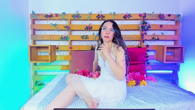 Ashley Benoit online show from 04/01/26, 01:41