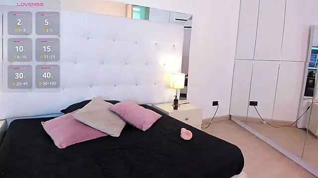 Snapshot of Emily_Flame chatting on 03/31/26, 11:45 Emily Flame online show from 03/31/26, 11:45