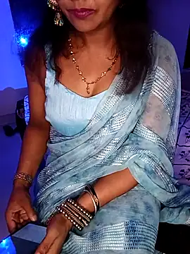 Snapshot of mayakapoor880 chatting on 05/17/26, 06:52 mayakapoor880 online show from 05/17/26, 06:52