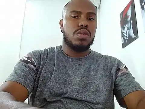 Snapshot of Alessandro_Hamed chatting on 03/28/26, 02:18 Alessandro Hamed online show from 03/28/26, 02:18