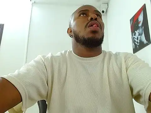 Snapshot of Alessandro_Hamed chatting on 03/25/26, 01:21 Alessandro Hamed online show from 03/25/26, 01:21