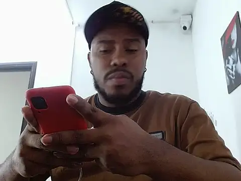 Snapshot of Alessandro_Hamed chatting on 03/21/26, 01:37 Alessandro Hamed online show from 03/21/26, 01:37