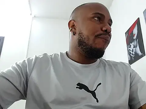 Snapshot of Alessandro_Hamed chatting on 04/07/26, 01:46 Alessandro Hamed online show from 04/07/26, 01:46