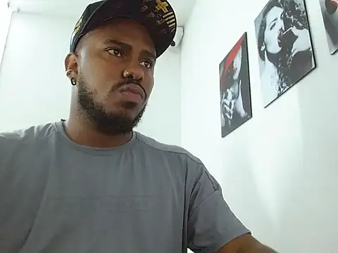 Snapshot of Alessandro_Hamed chatting on 03/19/26, 01:11 Alessandro Hamed online show from 03/19/26, 01:11