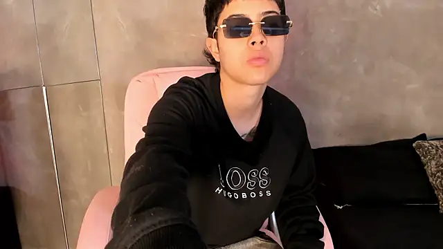 Cris Sasha online show from 04/13/26, 02:59