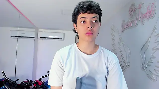 Cris Sasha online show from 04/04/26, 11:50