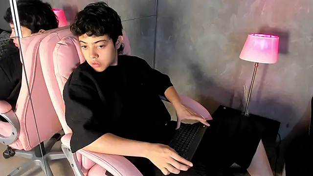 Cris Sasha online show from 04/05/26, 11:39