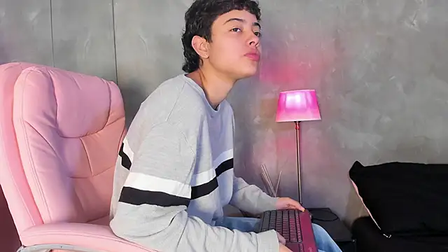 Cris Sasha online show from 03/25/26, 11:53