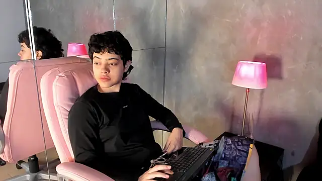 Cris Sasha online show from 04/06/26, 11:44