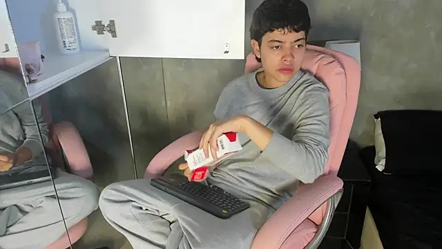 Cris Sasha online show from 03/26/26, 11:41