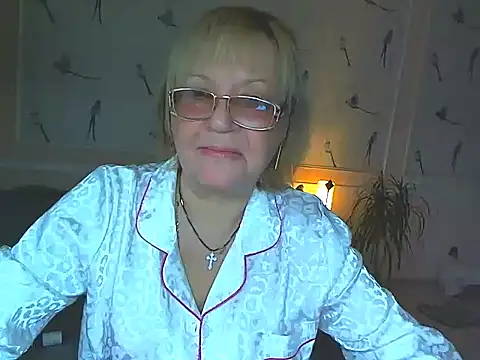 Snapshot of Anessa7321 chatting on 04/14/26, 03:44 Anessa7321 online show from 04/14/26, 03:44
