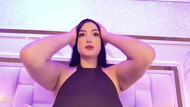 Snapshot of Julia_sm chatting on 04/06/26, 11:33 Julia sm online show from 04/06/26, 11:33