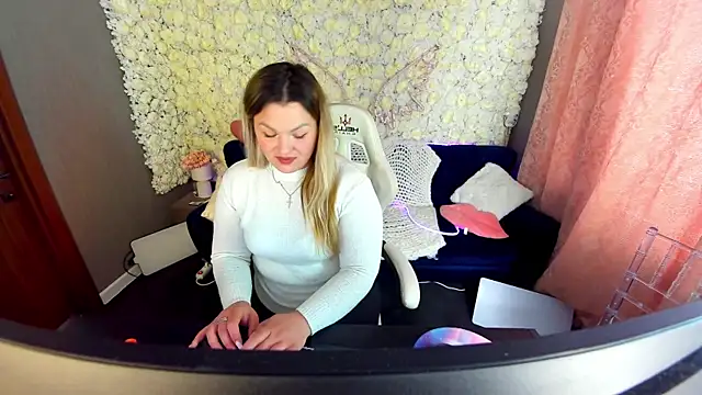AlissyaGrayy online show from 04/18/26, 12:51