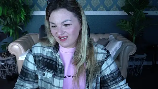 AlissyaGrayy online show from 04/21/26, 05:47