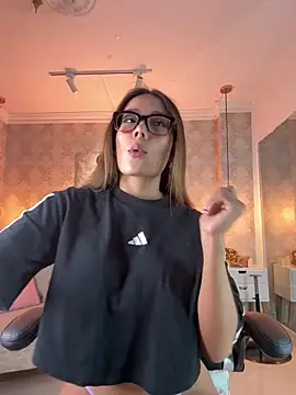 SERENAA   online show from 05/18/26, 03:17