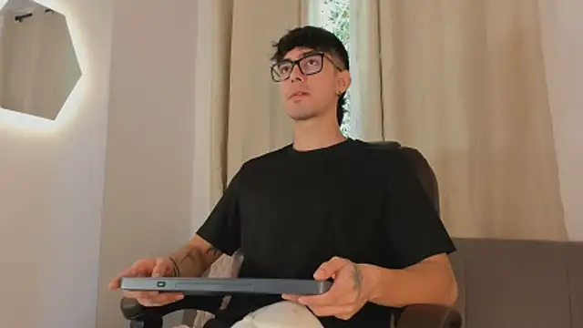 etham wolf1 online show from 04/10/26, 02:35