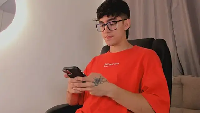 etham wolf1 online show from 04/14/26, 05:18