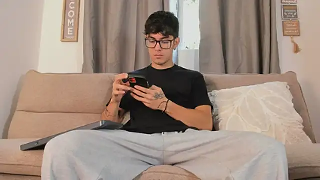 etham wolf1 online show from 04/04/26, 12:45