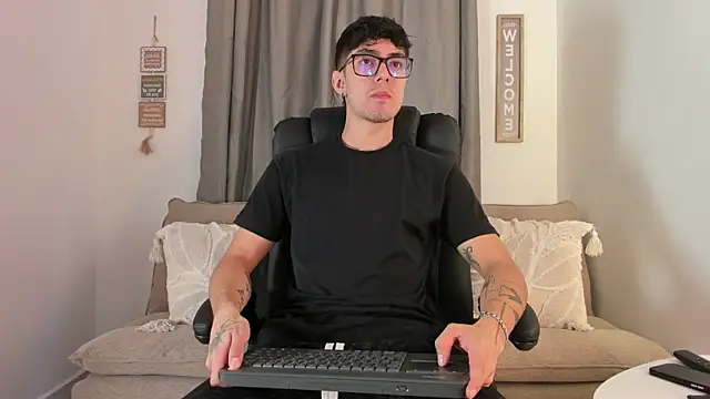 etham wolf1 online show from 03/25/26, 05:34