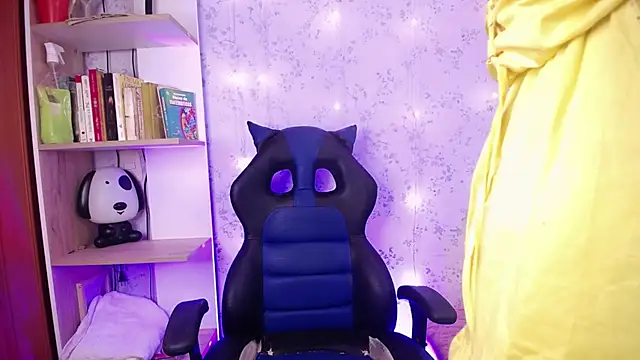  Alexaavandercloude online show from 04/18/26, 12:51