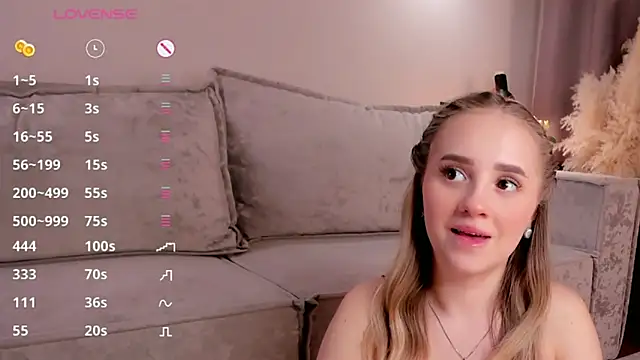 Snapshot of AmilyMoore chatting on 03/31/26, 01:46 AmilyMoore online show from 03/31/26, 01:46