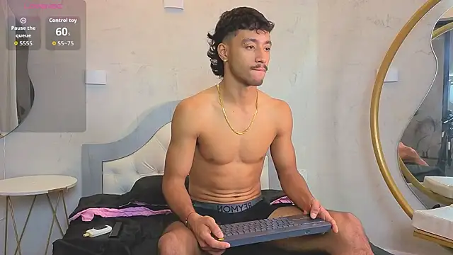 Snapshot of alexis_stonne chatting on 04/13/26, 03:43 alexis stonne online show from 04/13/26, 03:43