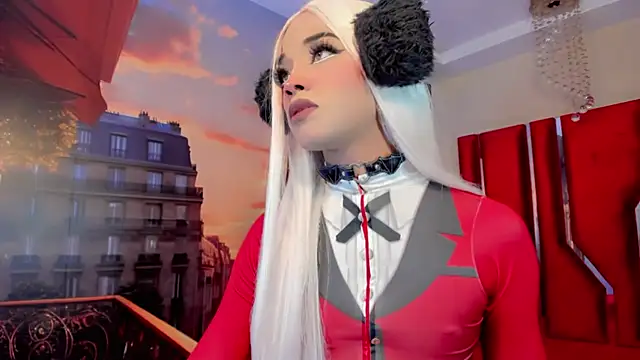 Paola Delfino online show from 05/25/26, 12:04
