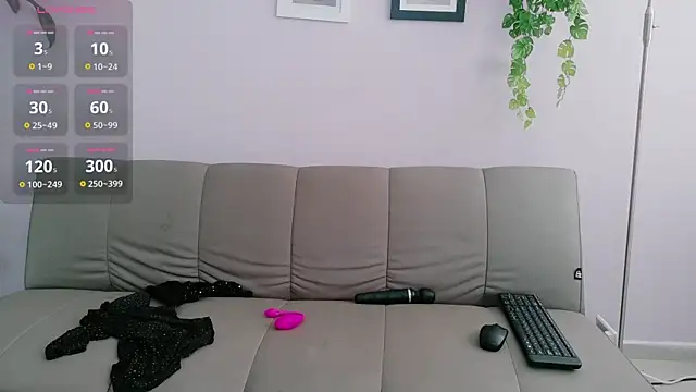 Snapshot of Zara_Fire chatting on 03/24/26, 08:31 Zara Fire online show from 03/24/26, 08:31