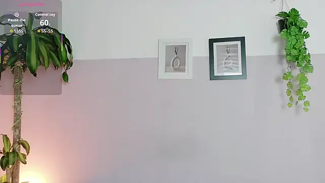 Snapshot of Zara_Fire chatting on 06/15/26, 09:58 Zara Fire online show from 06/15/26, 09:58