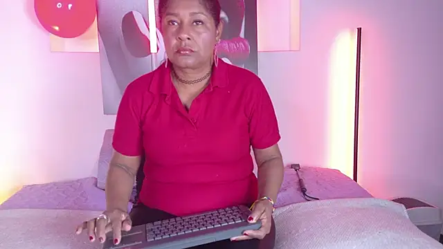 Snapshot of Miia_Blace chatting on 06/18/26, 04:00 Miia Blace online show from 06/18/26, 04:00