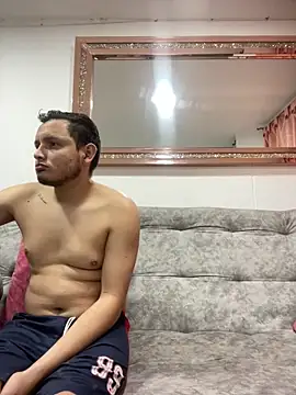 leoylia online show from 04/10/26, 03:46