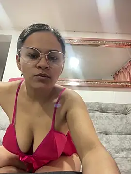 leoylia online show from 04/02/26, 07:15