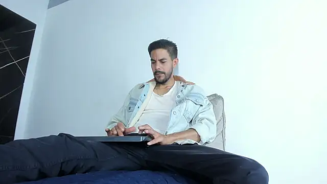 Snapshot of Leo_Vesper chatting on 04/09/26, 11:49 Leo Vesper online show from 04/09/26, 11:49