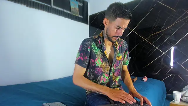 Snapshot of Leo_Vesper chatting on 04/04/26, 12:01 Leo Vesper online show from 04/04/26, 12:01