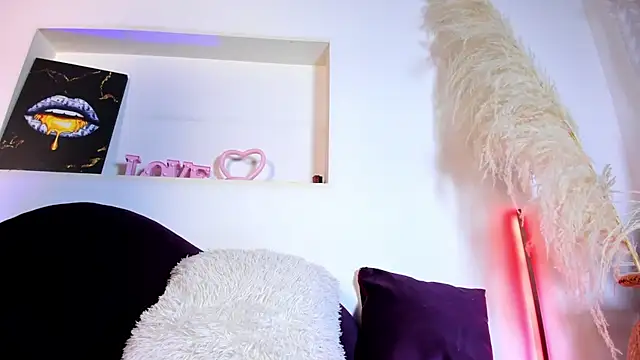 Snapshot of Scarlet_Hiit chatting on 04/07/26, 04:03 Scarlet Hiit online show from 04/07/26, 04:03