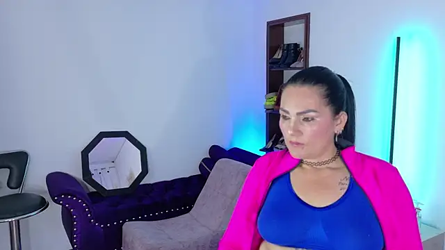 Scarlet Hiit online show from 07/09/26, 04:24
