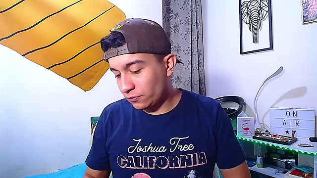 Max Parkerr online show from 03/22/26, 03:35